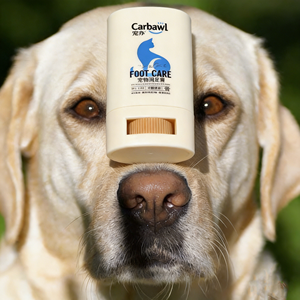بلسم جديد محمول وآمن على شكل مخلب حيوانات أليفة كرتوني للكلاب والقطط - مرطب وواقي للتشققات 2026 - Product Image 1