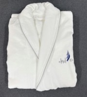 Peignoir en polaire corail personnalisé OEM avec cordon de serrage, respirant, doux, grande taille, confortable et chaud pour l'hiver, idéal pour hôtels et spas