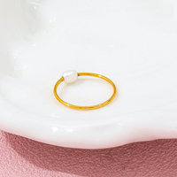 Hochwertiger Trendiger Edelstahl-Ring 18K Vergoldet mit Einzelner Süßwasserperle Stilvoller Ring für Geschenke