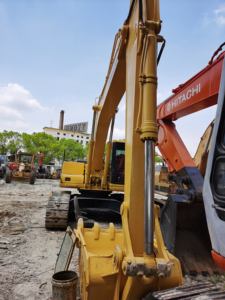 Komatsu มือสองรถขุด PC220จากประเทศญี่ปุ่นส่วนประกอบหลักของมอเตอร์และกระปุกเกียร์รวมถึงเครื่องยนต์ของปั๊ม - Product Image 3