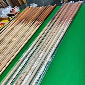 Taco de billar americano Condi de 8 pulgadas, de una pieza, 145 cm, de madera blanca, duradero, para billar y snooker. - Product Image 3