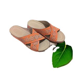 Sandales compensées d'été <span class=keywords><strong>pour</strong></span> femmes, orthopédiques haut de gamme, à bout ouvert, en cuir PU antidérapant, style vintage, décontractées, plateforme rétro - Product Image 2