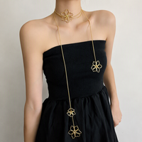 Collier pendentif fleur rétro en métal, style luxueux, longue chaîne florale pour clavicule, accessoire en alliage, chaîne de pull pour femme