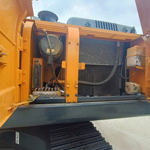 Excavatrice Hyundai 220LC-9S de 22 tonnes avec godet de 0,8 m³ d'occasion, équipement lourd, faible nombre d'heures de travail, garantie 1 an - Product Image 6