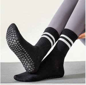 Calcetines de yoga y pilates para mujer, de media pantorrilla, antideslizantes, antibacterianos, con logo en el puño y la planta, de algodón, venta al por mayor 2026 - Product Image 2