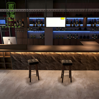 Comptoir de bar moderne en marbre courbé avec barre en fer et éclairage LED, comptoir d'accueil lumineux pour restaurant, hôtel, centre commercial, lieux commerciaux