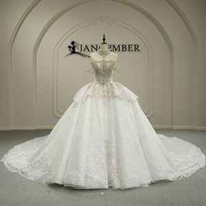 Vestido de Novia Moderno con Cuello Barco y Cola Larga Tipo Capilla, Modelo GT26019, con Flores de Encaje para Mujer - Product Image 1