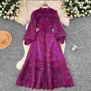 Robe longue décontractée tissée coupe A-line pour femme, collection automne 2024, avec manches lanternes, taille empire, découpes en dentelle, coloris violet, noir, blanc - Product Image 4