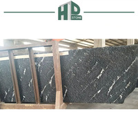 Dalle de granit gris flamboyant pour l'extérieur Dalle de granit de finition de surface ciselée polie et aiguisée de style design moderne