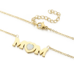 Collar Personalizado de Acero Inoxidable 316L para Mamá, con Piedra Natural en Forma de Corazón, Chapado en Oro, con Letra y Nombre - Product Image 2