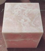 Table basse de salon moderne UnionStone en onyx rose, écologique, durable, de luxe, avec design personnalisable