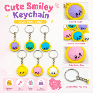 Vente en gros d'usine, porte-clés personnalisé mignon de dessin animé avec revêtement en silicone, matériau plastique, cadeau de fête tendance, OEM/ODM - Product Image 4
