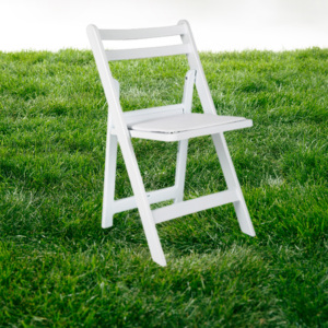 Chaises pliantes blanches en résine plastique pour événements chaise de fête de mariage <span class=keywords><strong>Wimbledon</strong></span> Banquet pliable mobilier d'extérieur chaise de jardin - Product Image 1