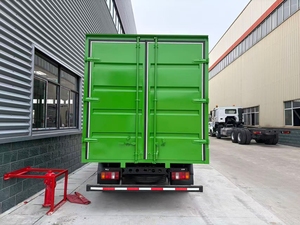 Camión de Carga Ligero Sinotruck Howo Económico con Caja Cerrada, Puerta Lateral y Puerta Trasera para Transporte de Mercancías - Product Image 3