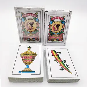 Naipes de papel clásicos de lujo con logotipo personalizado ecológico 54 cartas de póquer duraderas con impresión frontal y trasera reciclable