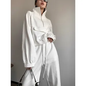 Conjunto de Sudadera corta con media cremallera para mujer, conjunto de pantalones de dos piezas con logotipo personalizado, chándal de moda, ropa de calle, 2022