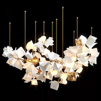 Lustre de plafond LED de luxe intérieur personnalisé Nouveau style de fleur longue à des fins décoratives