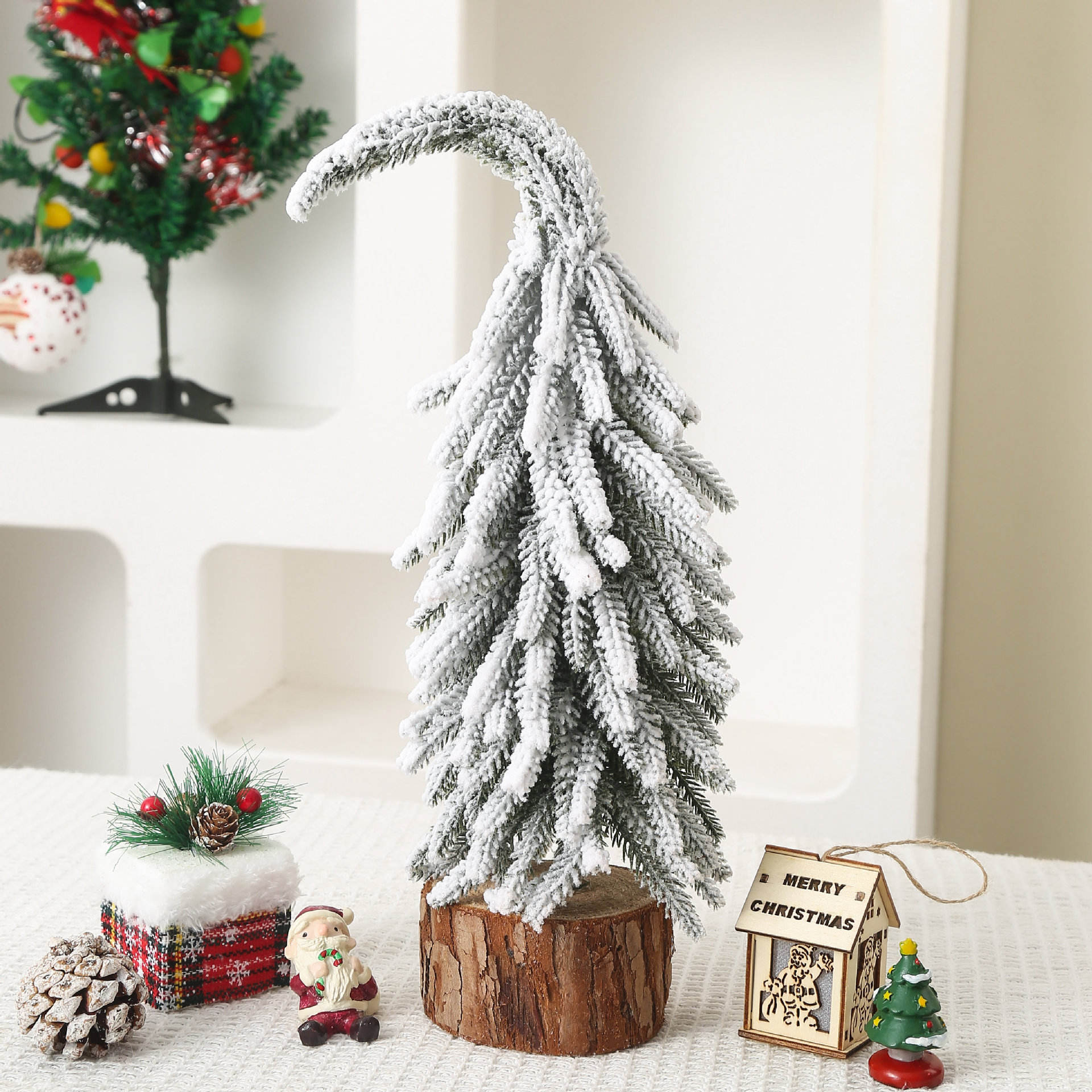 Blanc - La tour d'arbre à tête tordue 30cm