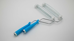 Mango de <span class=keywords><strong>rodillo</strong></span> de <span class=keywords><strong>pelusa</strong></span> pegajoso reemplazable de 6 pulgadas para usar con rodillos de polietileno para limpieza de polvo, toallitas para pisos, lavandería y salas limpias - Product Image 2