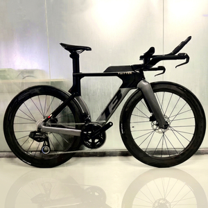 Bicicleta de Triatlón Ligera 700c de Fibra de Carbono TT de Carretera con 24 Velocidades, Cambio Inalámbrico, Cuadro Aerodinámico, Ruedas y Frenos de Disco Hidráulicos Dobles - Product Image 1