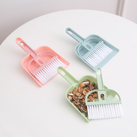 Mini brosse à poussière ensemble nettoyeur de bureau pour clavier d'ordinateur Cage pour animaux de compagnie outil de nettoyage des déchets dans le bureau maison travaux ménagers