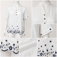Nouvel Arrivage Blouse de Plage Ample pour Femme, Col V, Manches Courtes, Texturée Blanche, Broderie de Petites Fleurs Bleu Marine, Style Vacances