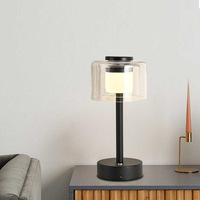 Marché de gros Nouvelle mode Lampe rechargeable en acrylique cristallin Abat-jour en métal Lampes de table pour restaurant Chambre à coucher Salle de lecture