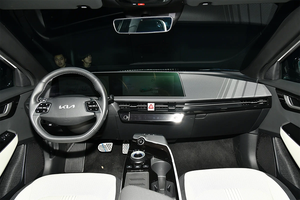 <span class=keywords><strong>Kia</strong></span> <span class=keywords><strong>EV6</strong></span> <span class=keywords><strong>GT</strong></span>-<span class=keywords><strong>Line</strong></span> RWD <span class=keywords><strong>2023</strong></span>, SUV électrique haute performance avec une autonomie de plus de 700 km, design époustouflant et technologie de pointe, véhicule d'occasion - Product Image 3