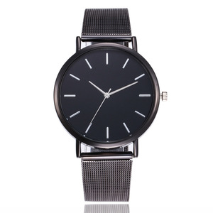 Montre élégante pour homme avec bracelet en cuir, design ultra-fin, minimaliste et personnalisable - Product Image 1