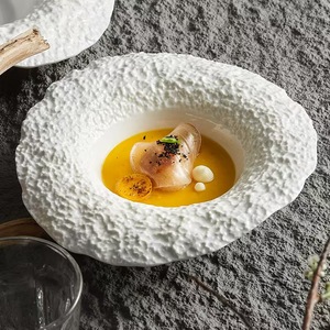 Assiettes à dîner en céramique profondes en forme de chapeau de paille de style nouveau - Product Image 3