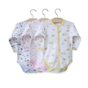 Combinaison bébé 100% coton à manches longues avec boutons pression sur le devant, imprimé animal cartoon, vêtements bébé durables, combinaison pour nouveau-né - Product Image 1