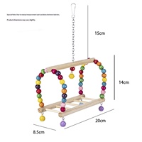 Jouet pour perroquet : Perroquet suspendu en bois coloré avec perles, échelle, balançoire, escalier et pont suspendu arqué, design arrondi