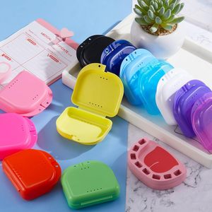 Estuche Transparente de Plástico para Retenedores Dentales con Cierre de Seguridad, Caja de Almacenamiento con Orificio de Ventilación, Soporte de Viaje para Higiene Bucal - Product Image 4