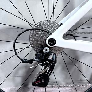 <span class=keywords><strong>Bicicleta</strong></span> de Carretera Ligera KOZO de Venta Directa de Fábrica 100% Taiwán con Freno de Disco Hidráulico Aero de Fibra de Carbono y 24 Velocidades - Product Image 4