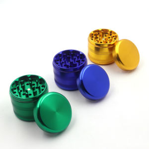 Smerigliatrice di erbe in metallo su misura cerchio liscio in alluminio 6036 portatile 4 parti 2.5 pollici diametro 63mm nuovo in scatola per uso del tabacco - Product Image 3