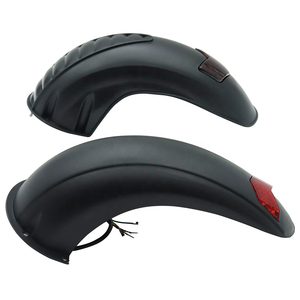 Guardabarros Trasero + Luz Trasera para Patinete Eléctrico Kugoo <span class=keywords><strong>M4</strong></span> - Accesorio de Protección de Plástico de Lujo de 48V con Fácil Instalación - Product Image 3
