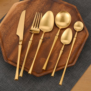 Juego de Cubiertos de Acero Inoxidable de Lujo - Cubiertos Occidentales Dorados y Plateados para Bodas y Fiestas - Product Image 1