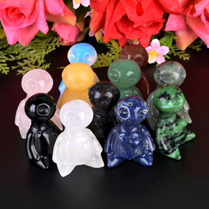 Venta al por mayor de piedras preciosas naturales fantasma Cristal Tallado 5cm cuarzo muñeca cristal fantasma tallado para decoración de Halloween - Product Image 1