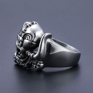 แหวนมอเตอร์เฮด วาร์ปิ๊ก ริง สไตล์โกธิคสำหรับผู้ชาย กันน้ำ ทำจากสแตนเลส 316L แหวนสไตล์เรโทรลายหัวกะโหลกสำหรับนักขี่มอเตอร์ไซค์ ขายส่ง - Product Image 3