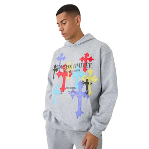 Sweat-shirt à capuche gris pour homme avec imprimé croix coloré, coupe décontractée oversize, logo sur le devant, idéal pour l'automne - Product Image 1