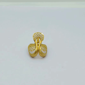 Bague ajourée en or pour femme, élégante et audacieuse, avec motif en maille artistique, bijou moderne en or - Product Image 3