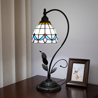 Lampe de table en verre teinté fait main, style Tiffany, abat-jour floral orchidée blanche, base en métal antique, lumière d'appoint pour salon ou chevet