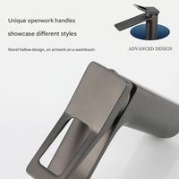 Mitigeur de lavabo en alliage de zinc à montage sur pont en chrome noir Gunmetal eau chaude et froide pour salle de bain d'appartement