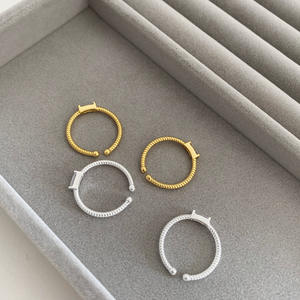 Boucles d'oreilles fines en argent pur S925, style minimaliste coréen rétro, anneau ouvert, petit carré, motif torsadé, design de niche, superposé - Product Image 5