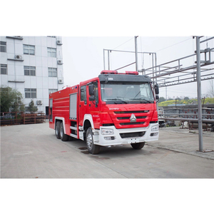 Camión de Bomberos Sinotruck Howo 6x4 de Buena Calidad, Camión con Tanque de Agua de 10T, Camión con Motor para Incendios - Product Image 2