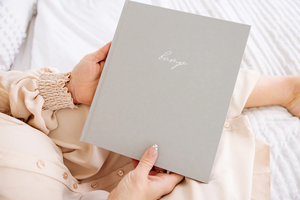 Diario di Gravidanza Personalizzato in Lino Color Avena, <span class=keywords><strong>Libro</strong></span> dei Ricordi per Foto e Traguardi del Bambino con Stampa in Lamina d'Oro, Qualità da Stiletto - Product Image 6