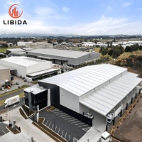 Nave Industrial Moderna de Gran Tamaño con Estructura de Acero Prefabricada, Superficie Galvanizada, Modelo Q235B/Q355B