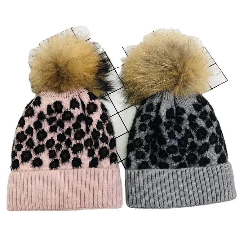Bonnet d'hiver imprimé léopard avec pompon en fourrure pour femme, chapeau avec boule <span class=keywords><strong>de</strong></span> fourrure véritable, épais, logo coloré, personnalisé,