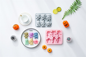 Moldes de Silicona Antiadherentes con Temática de Halloween, 26 Moldes para Pasteles, Reutilizables, de Grado Alimenticio, Lindos Moldes Magnéticos de Silicona para Chocolate, Dulces y Hielo - Product Image 6