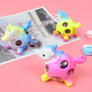 Balle anti-stress créative licorne colorée avec perles éclatantes et balle de raisin pour garçons et filles - Product Image 2